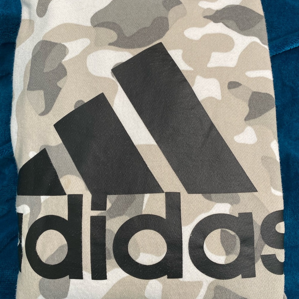 Adidas Originals Youth XL (18-20) Graphic Camo Hoodie - Picture 15 of 15